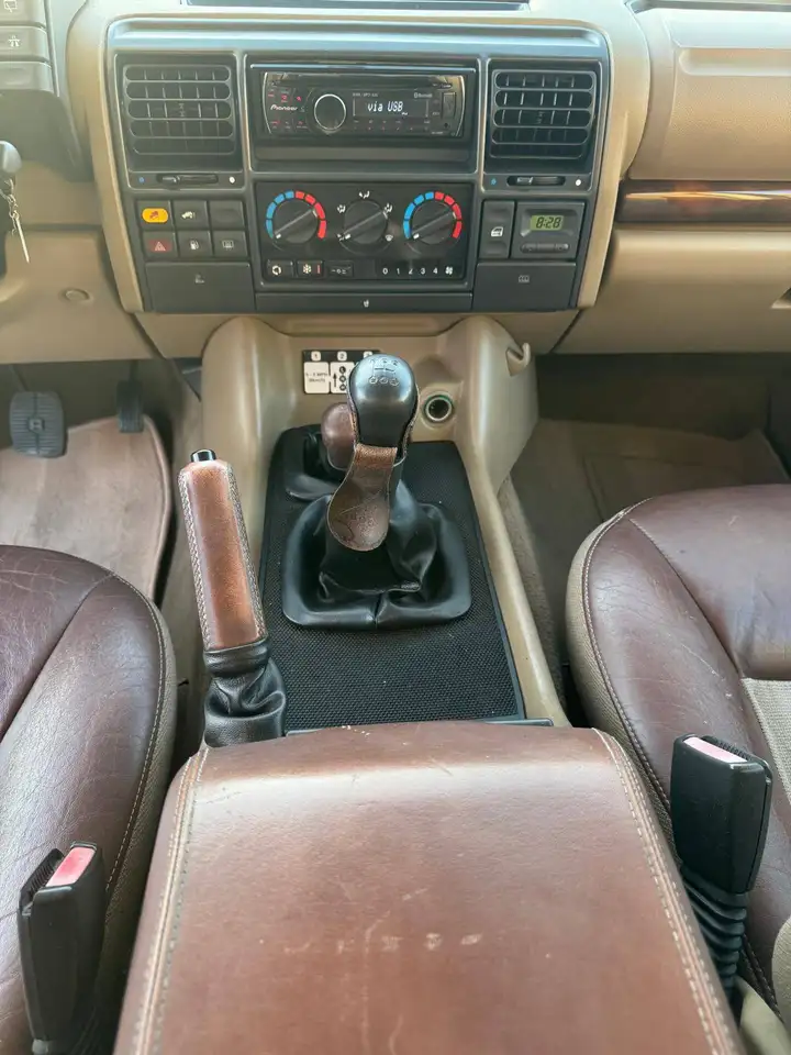 Land Rover Discovery 4.0 V8 Manual, foto 6