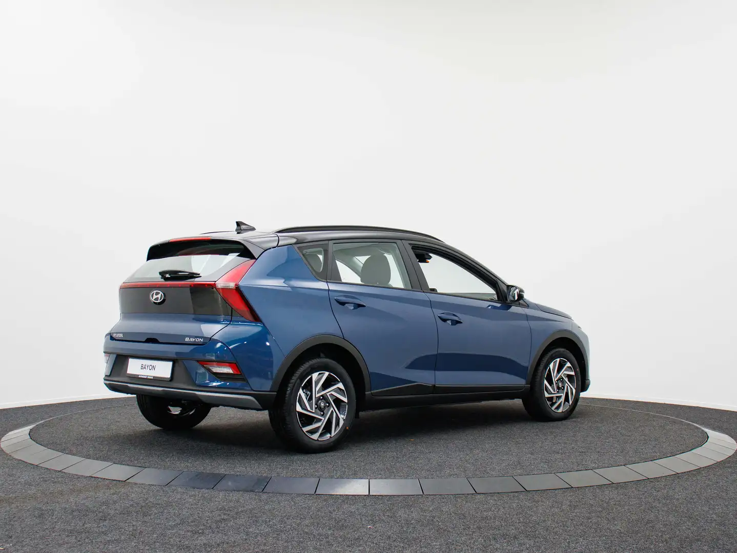 Hyundai BAYON 1.0 T-GDI 48V Comfort Handmatig (Vibrant Blue Two Blauw - 2