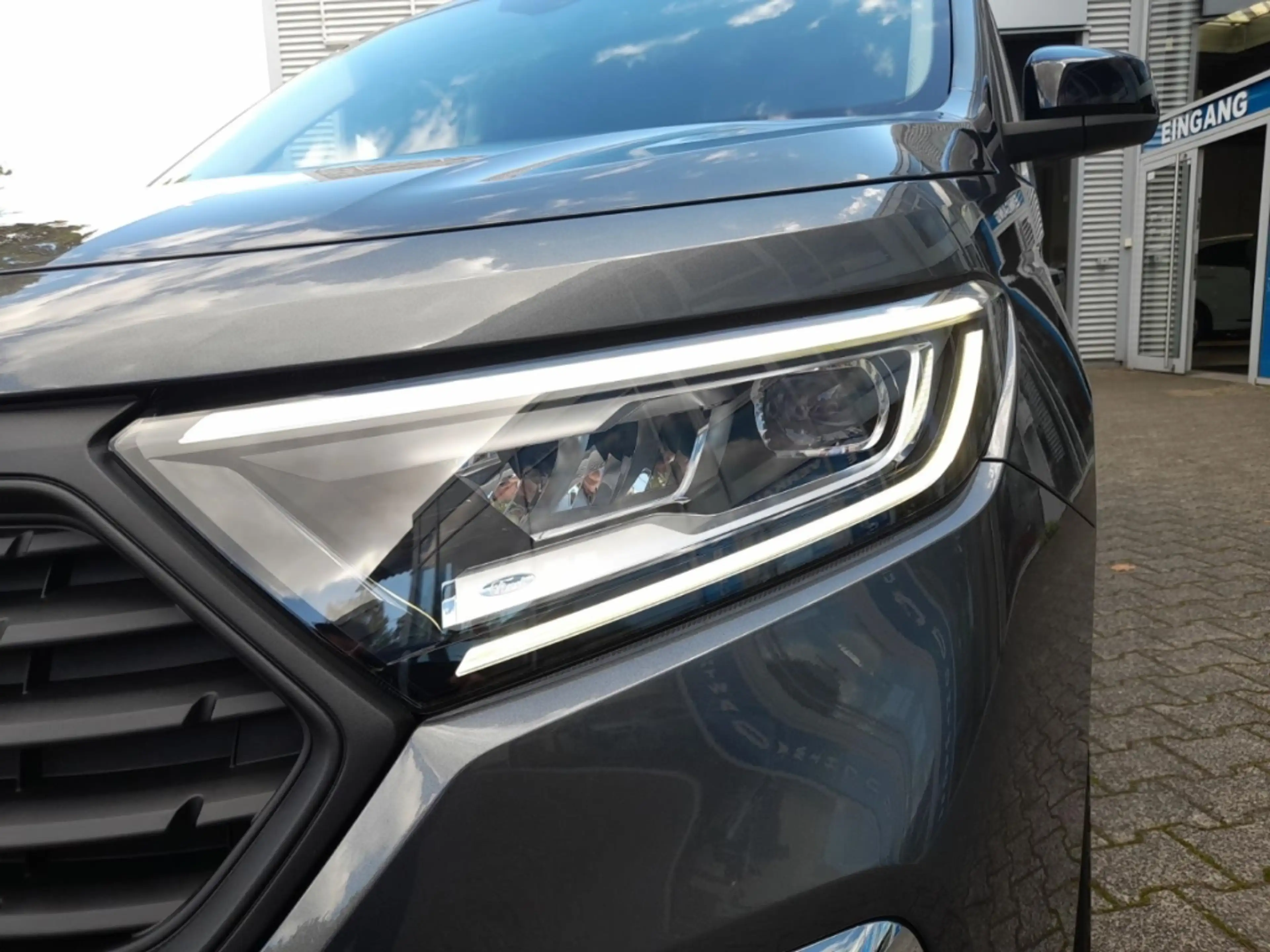 Ford Tourneo Connect Titanium L1 1,5l EcoBoost PHEV AT Navi Digitales C — photo 6