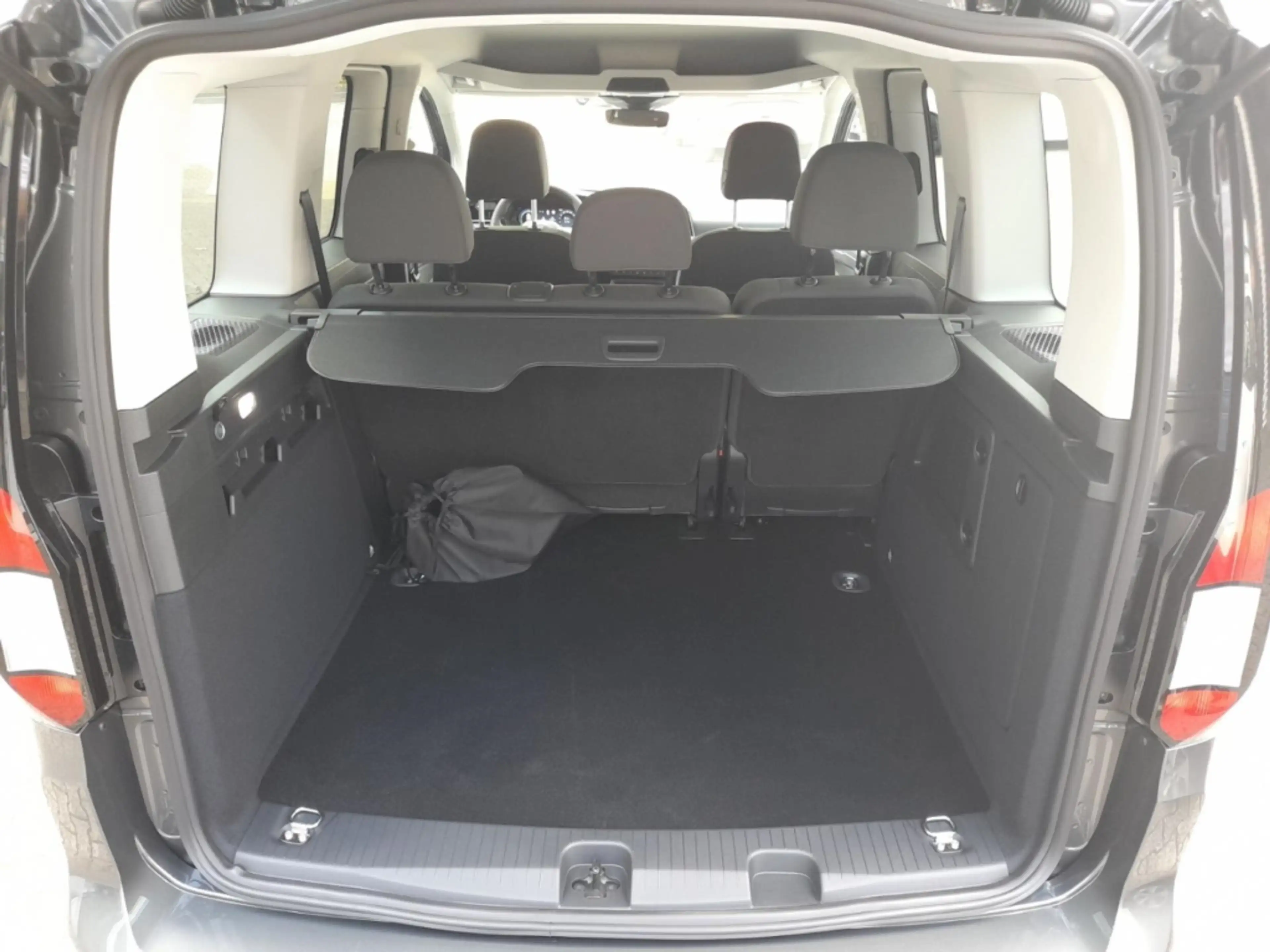 Ford Tourneo Connect Titanium L1 1,5l EcoBoost PHEV AT Navi Digitales C — photo 13