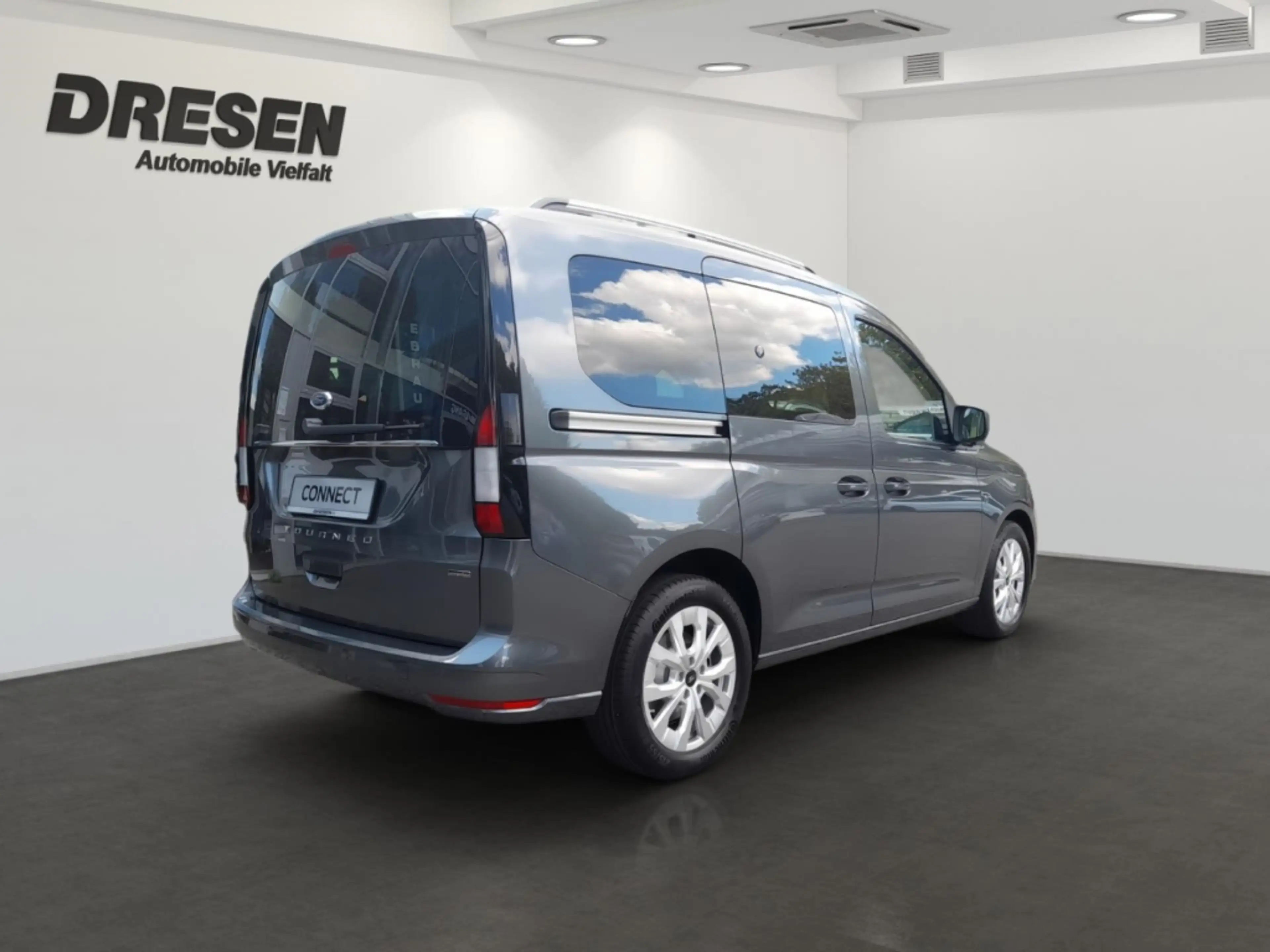 Ford Tourneo Connect Titanium L1 1,5l EcoBoost PHEV AT Navi Digitales C — photo 4