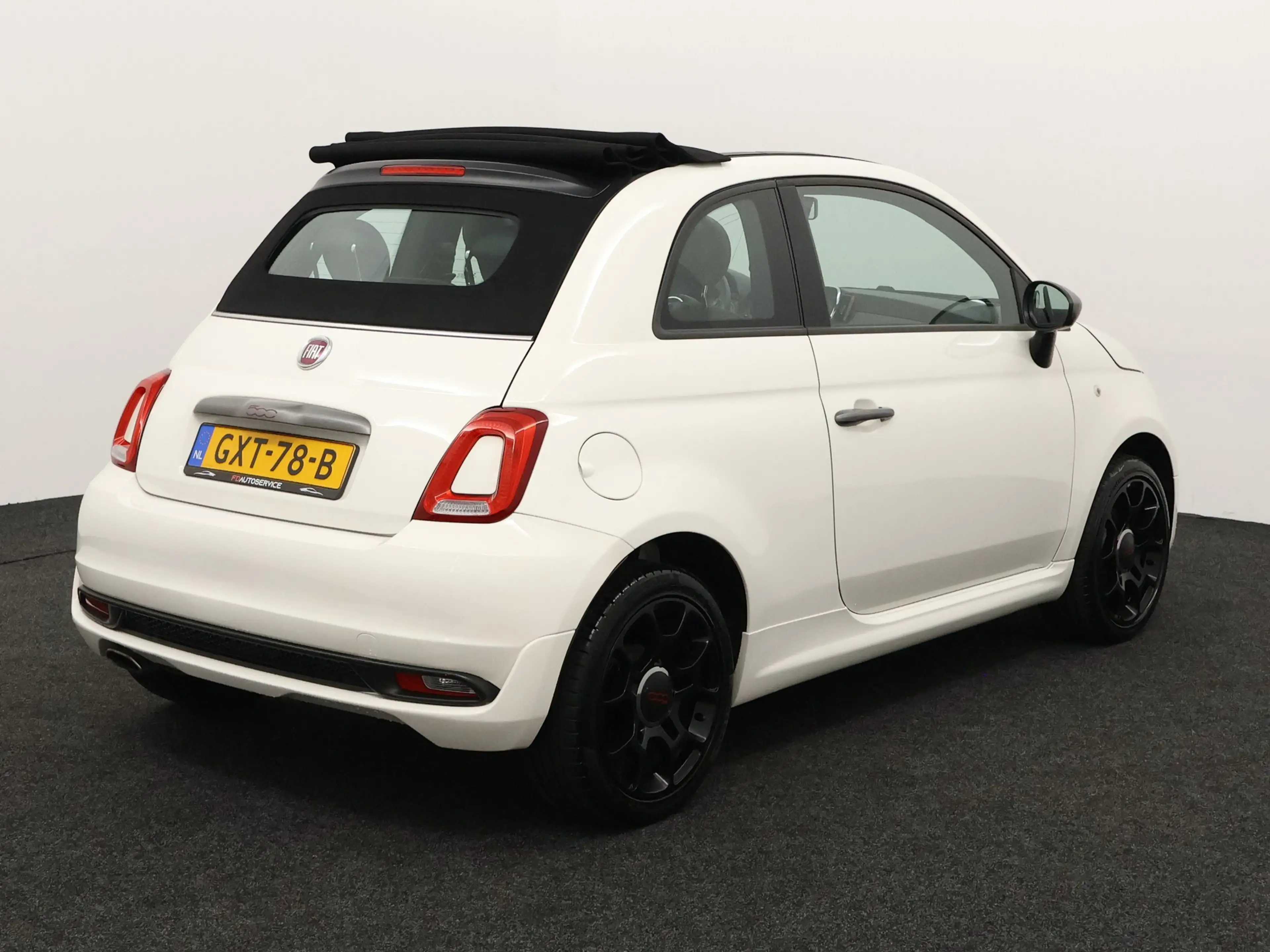 Fiat 500 1.2 Lounge cabrio — photo 10