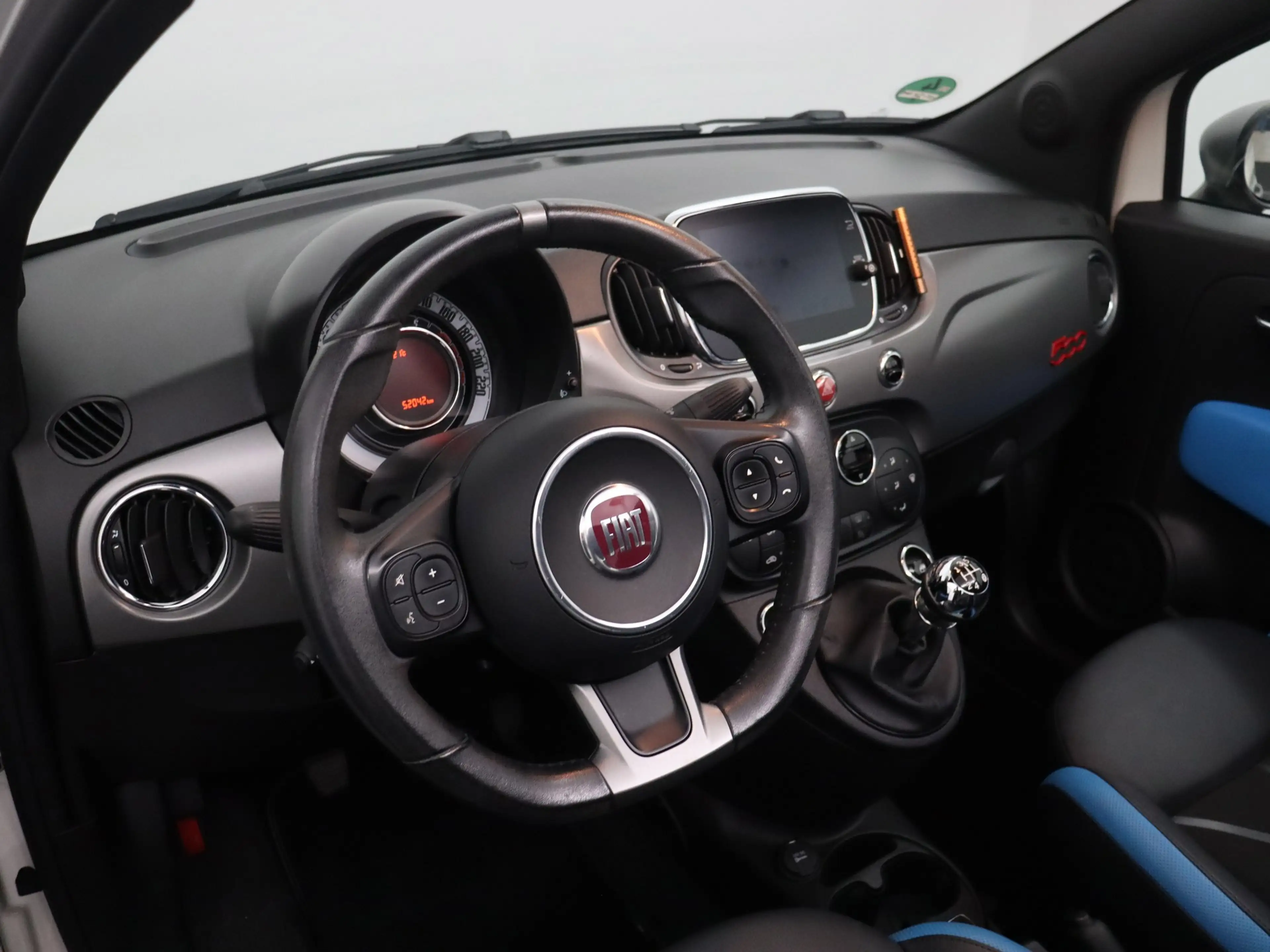 Fiat 500 1.2 Lounge cabrio — photo 2