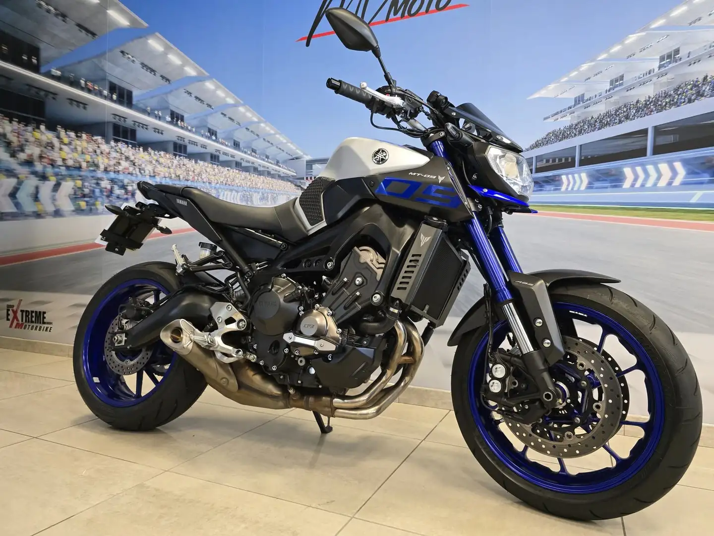 Yamaha MT-09 "ABS" - 05/2016 - Km 24300 - 2
