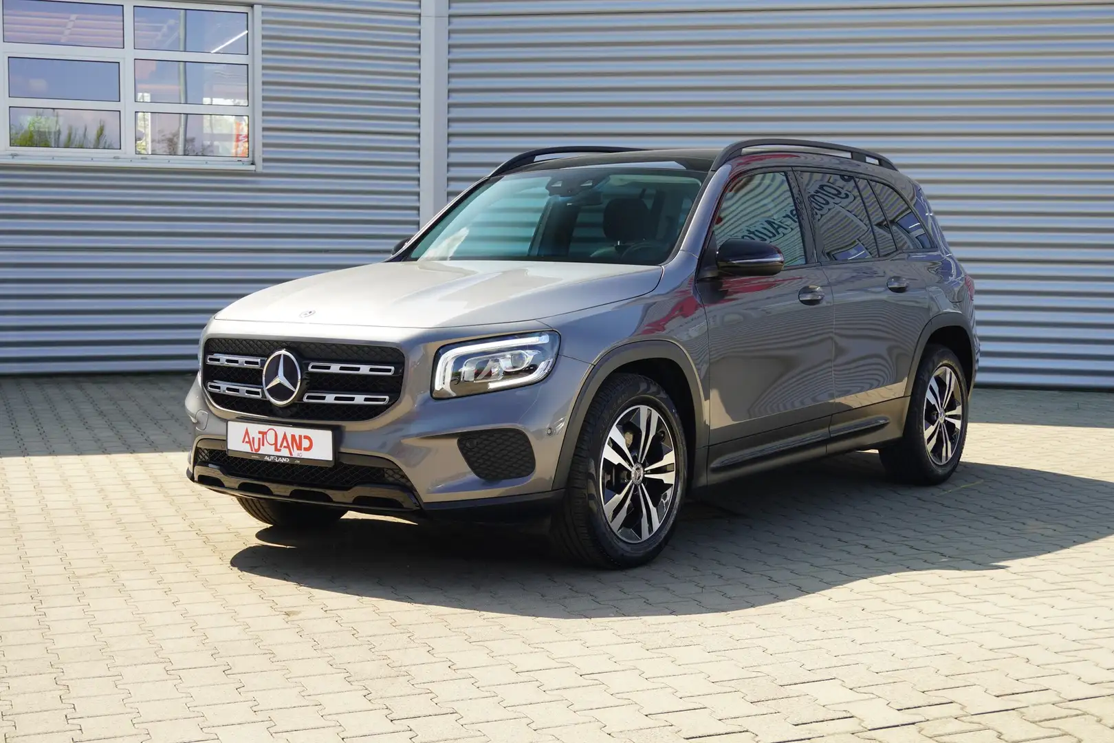 Mercedes-Benz GLB 250 4Matic Progressive Aut. LED Panorama PDC Grau - 2