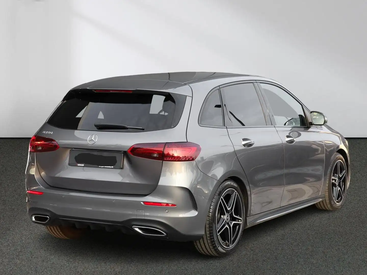 Mercedes-Benz B 180 B 180 Automatic AMG Line Night Pack Camera 18" Grijs - 2