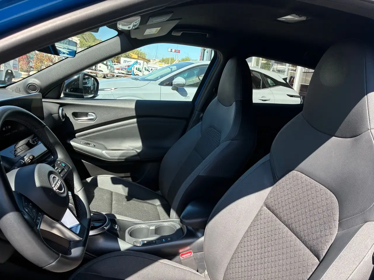 Nissan Juke 1.6 HEV N-Connecta Auto 8