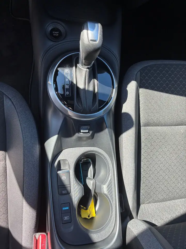 Nissan Juke 1.6 HEV N-Connecta Auto 11