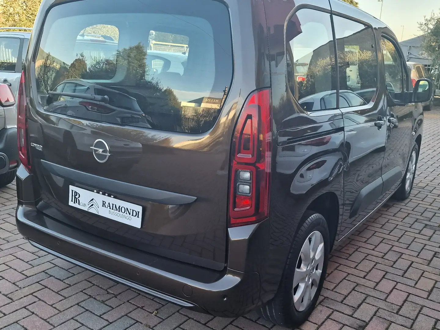 Opel Combo 1.2 Benzina Iva Deducibile Promo Marrone - 1