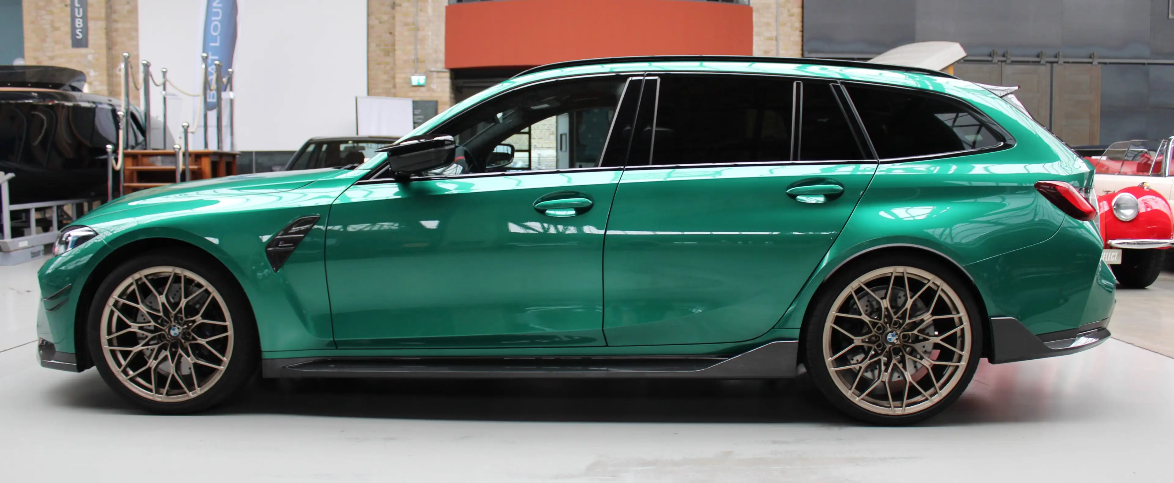 BMW M3 M3 Competition Touring M xDrive — photo 6
