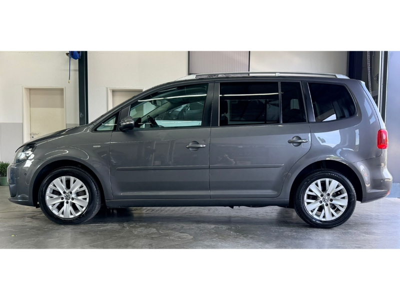 Volkswagen Touran 2.0 TDI DSG Life+AHK+BiXenon+PDC+SHZ+16'' — photo 3