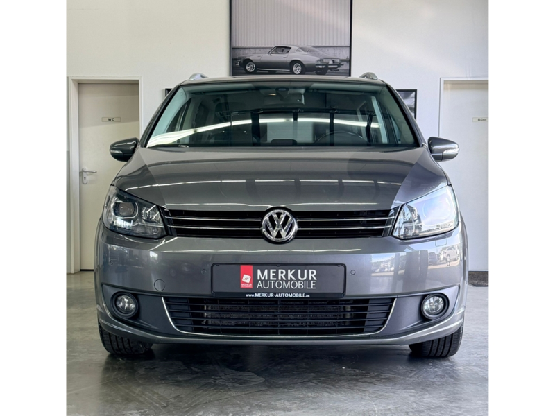 Volkswagen Touran 2.0 TDI DSG Life+AHK+BiXenon+PDC+SHZ+16'' — photo 9