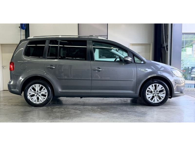 Volkswagen Touran 2.0 TDI DSG Life+AHK+BiXenon+PDC+SHZ+16'' — photo 7