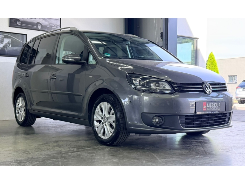 Volkswagen Touran 2.0 TDI DSG Life+AHK+BiXenon+PDC+SHZ+16'' — photo 8