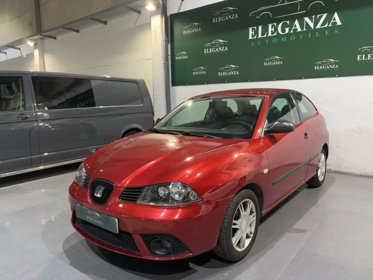SEAT Ibiza 1.2 12V Hit 70 Violett - 1