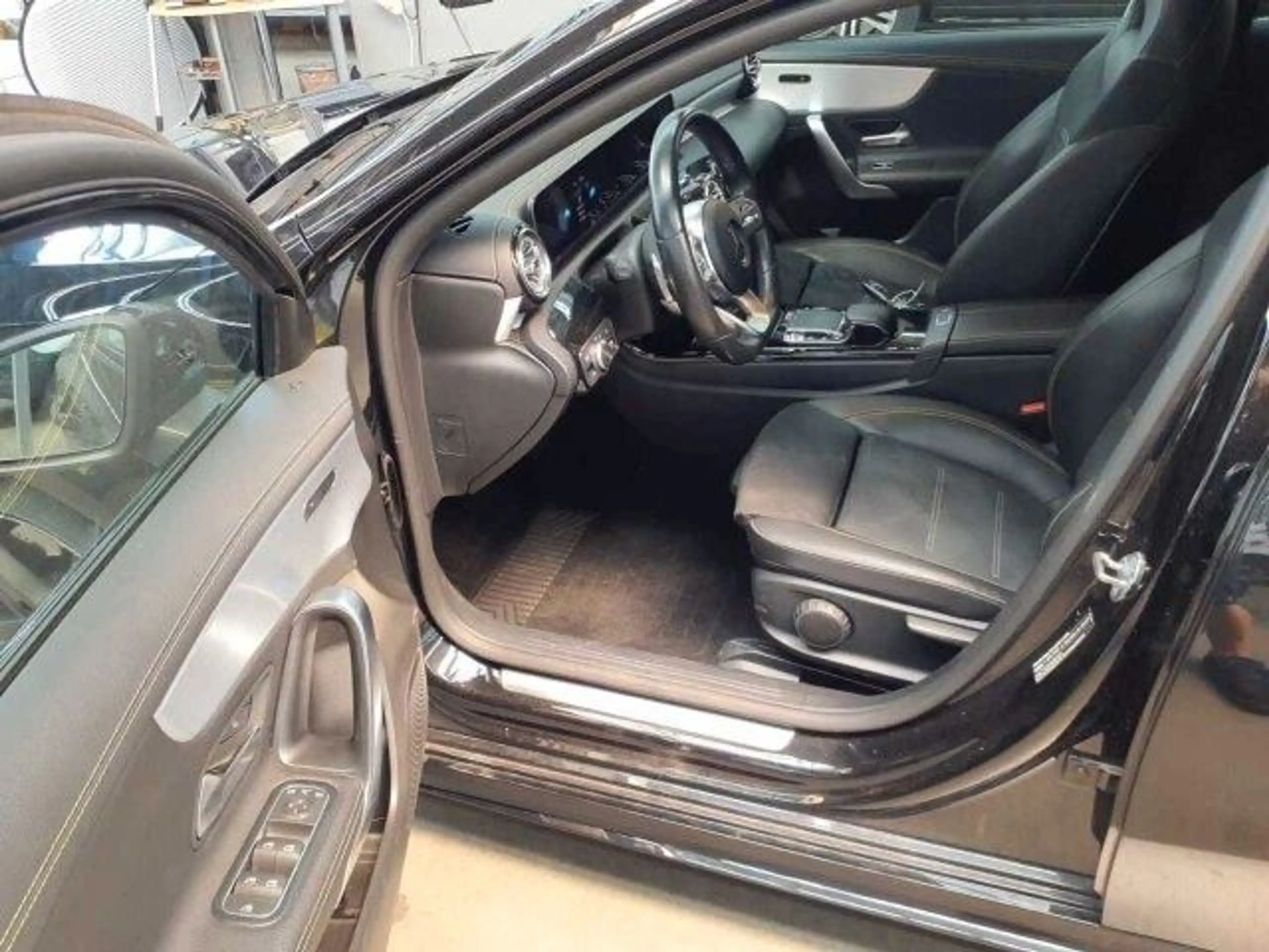 Mercedes-Benz A 250 AMG Line Edition 1 WIDE*19Z*RÜCKKAM*MBEAM — photo 3