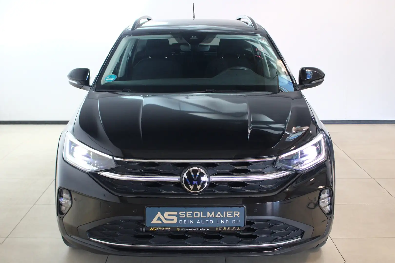 Volkswagen Taigo 1.0 TSI Life AHK|TravAssist|PDCvo+hi|MATRX Negro - 2