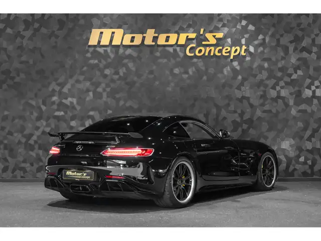 Mercedes-Benz Amg GT view 3