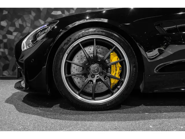 Mercedes-Benz Amg GT view 8