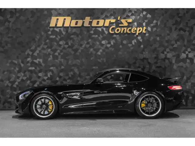Mercedes-Benz Amg GT view 2