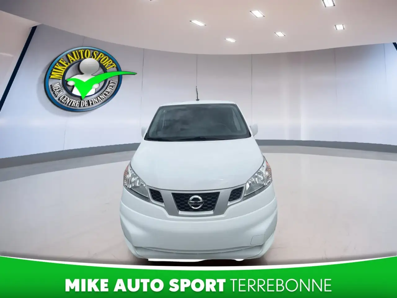 Nissan NV200 снимка Nissan NV200