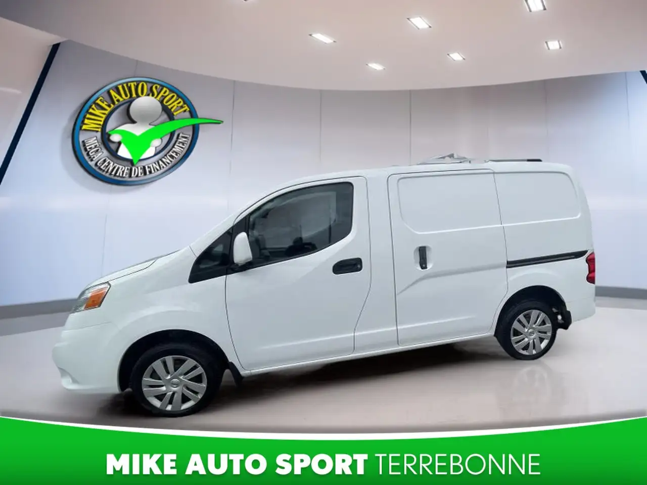 Nissan NV200 снимка Nissan NV200