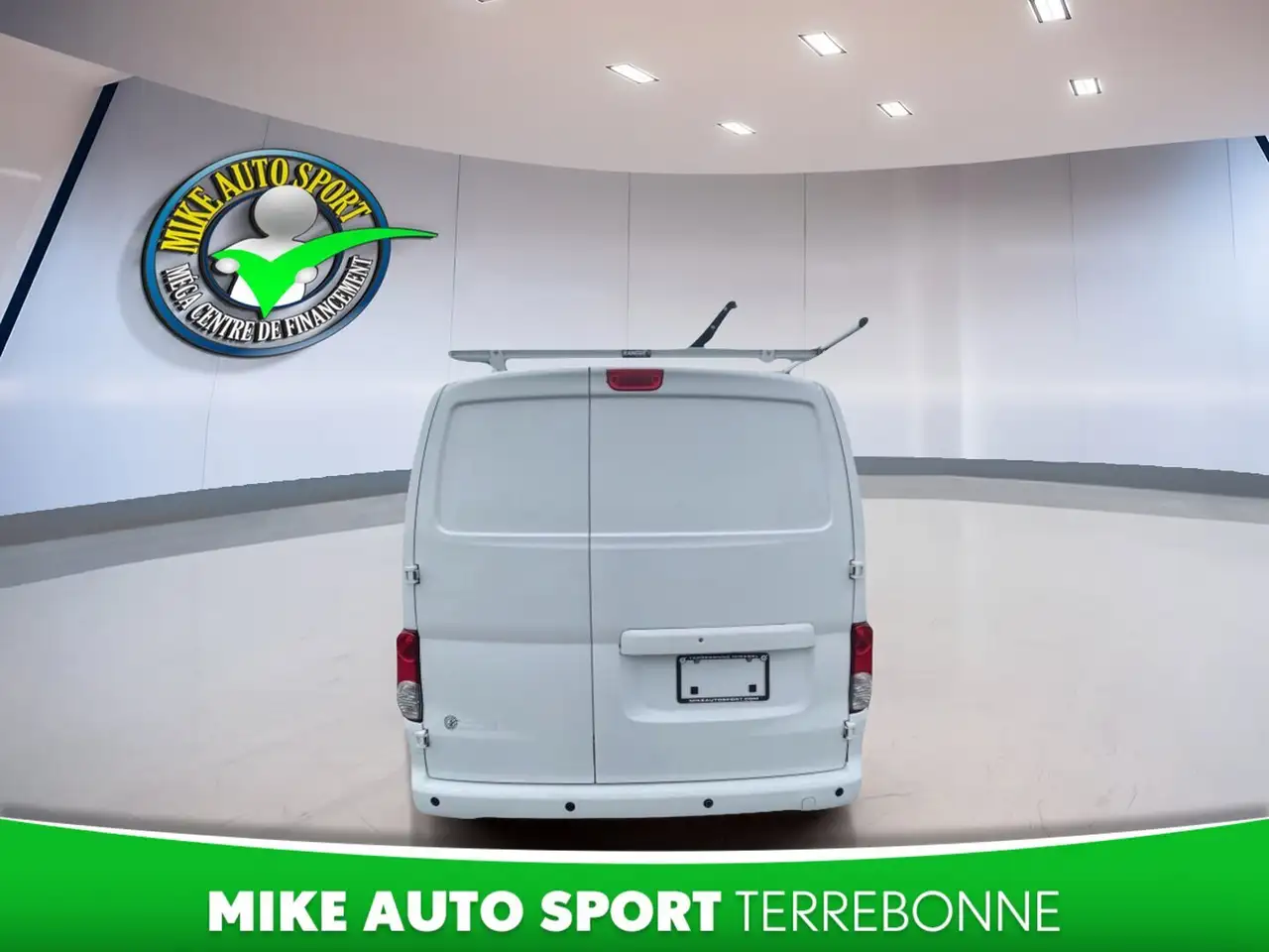 Nissan NV200 снимка Nissan NV200