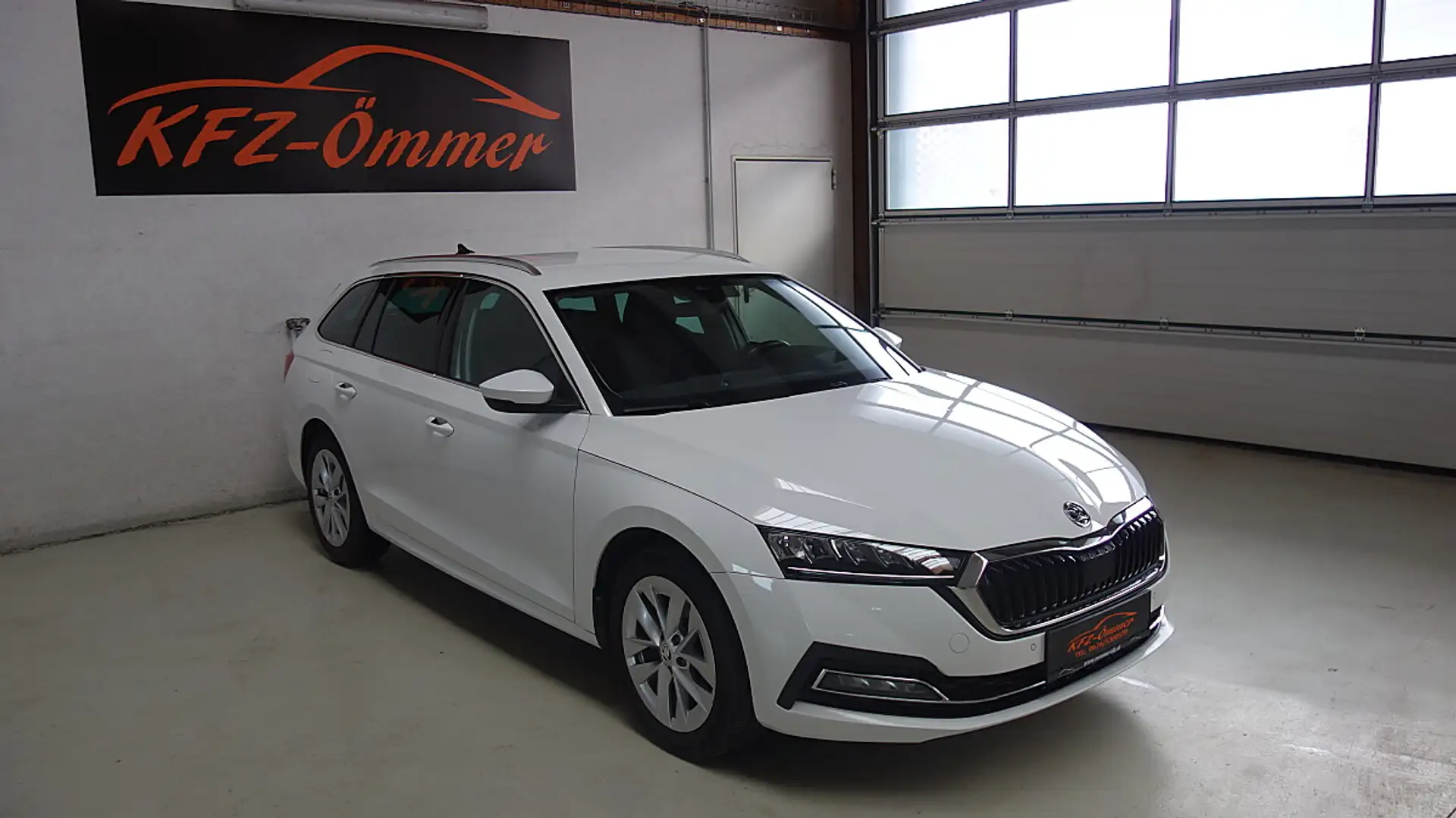 Skoda Octavia Combi 2,0 TDI Style DSG,AHK,Head-Up,ACC,Keyless... Weiß - 2