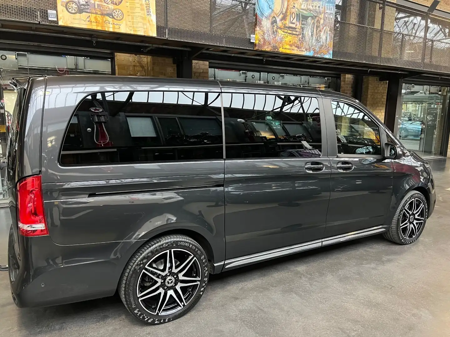 Mercedes-Benz V 300 d EXCLUSIVE EDITION 4MATIC lang Grau - 2