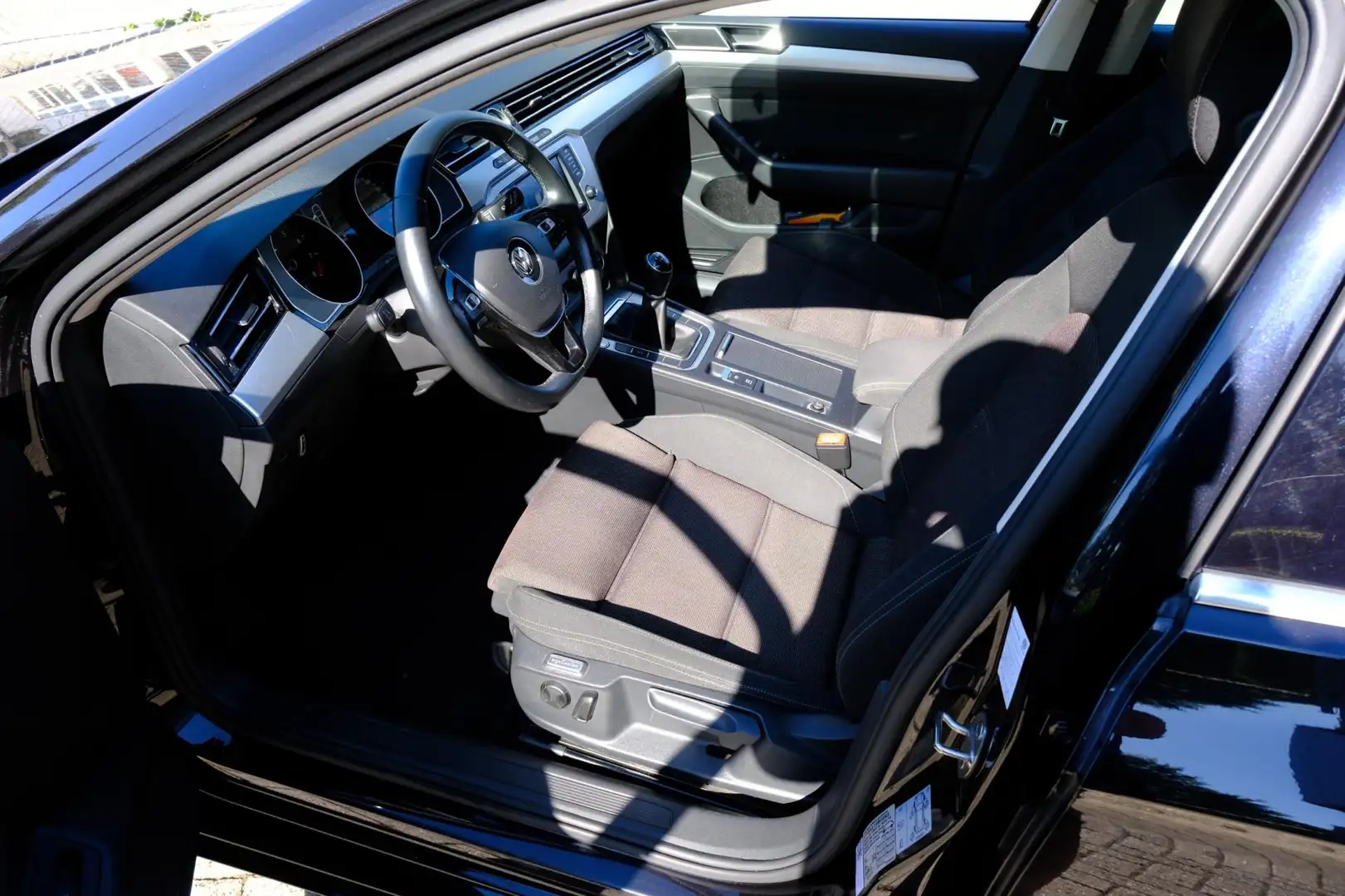 Volkswagen Passat Variant 1.4 TSIACT 150PK Connected Series LED|Navi|PDC|Cli Zwart - 2