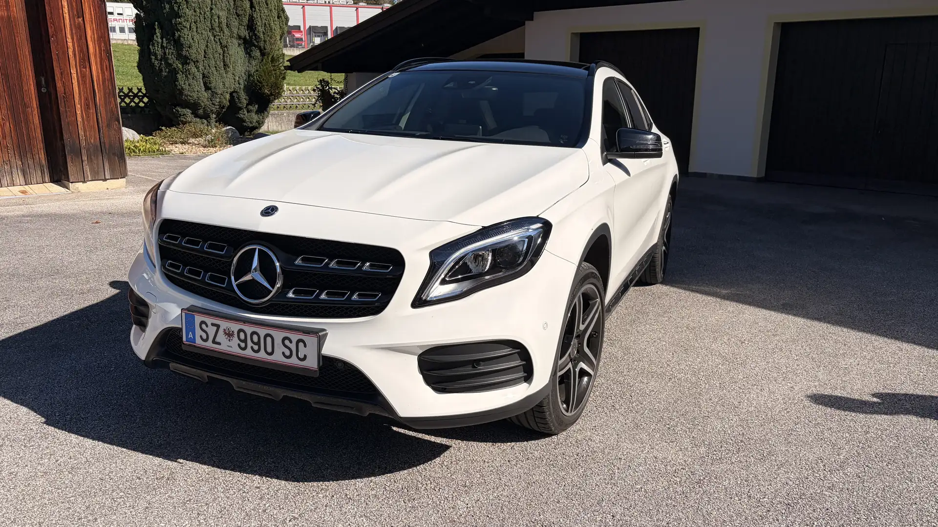 Mercedes-Benz GLA 250 4MATIC Aut. Weiß - 2