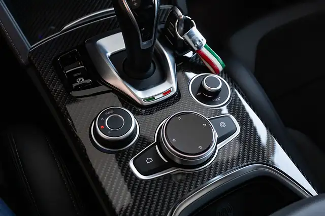 Alfa Romeo Stelvio Quadrifoglio 2,9 V6 ATX AWD Ansicht 10