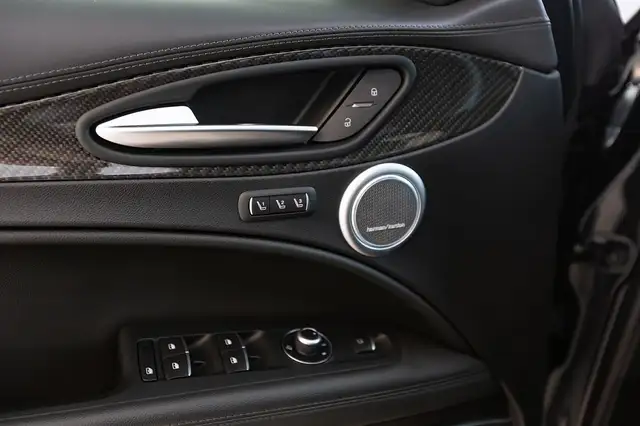 Alfa Romeo Stelvio Quadrifoglio 2,9 V6 ATX AWD Ansicht 11