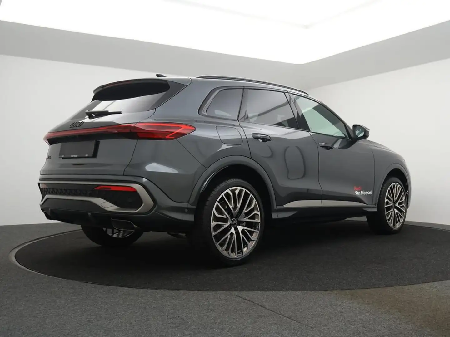 Audi Q5 Audi Q5  Edition One 2.0TFSI QUATTRO 204PK / DEMO Gris - 2