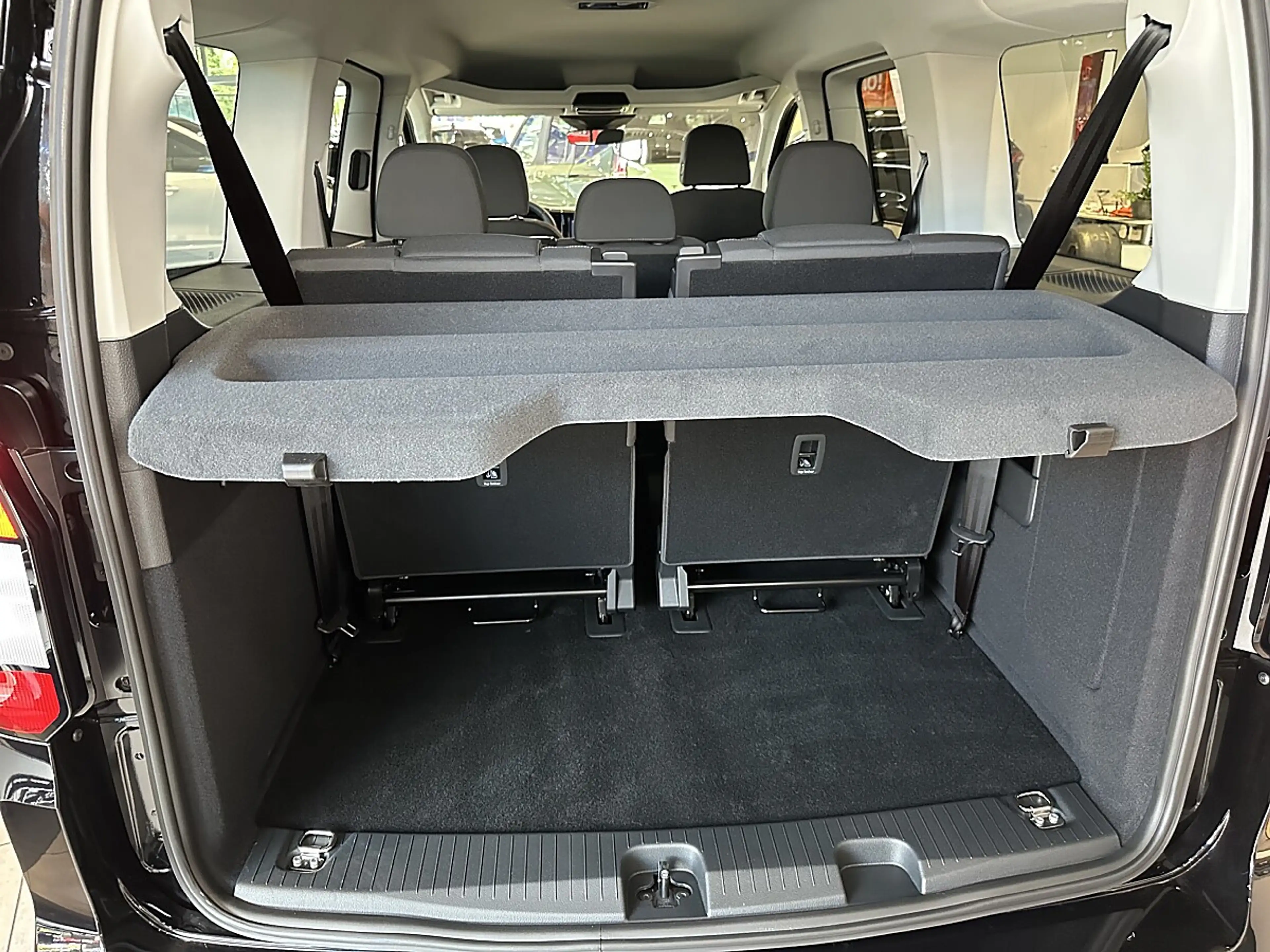 Ford Grand Tourneo Connect 2,0 EcoBlue L2 Titanium Aut. — photo 13