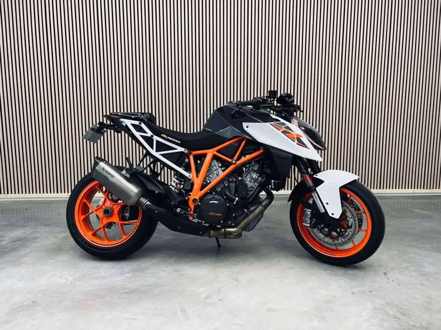 KTM 1290 Super Duke R Orange - 1