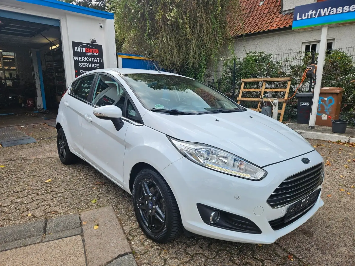Ford Fiesta Titanium/ / Anhängerkupplung abnehmbar Weiß - 2