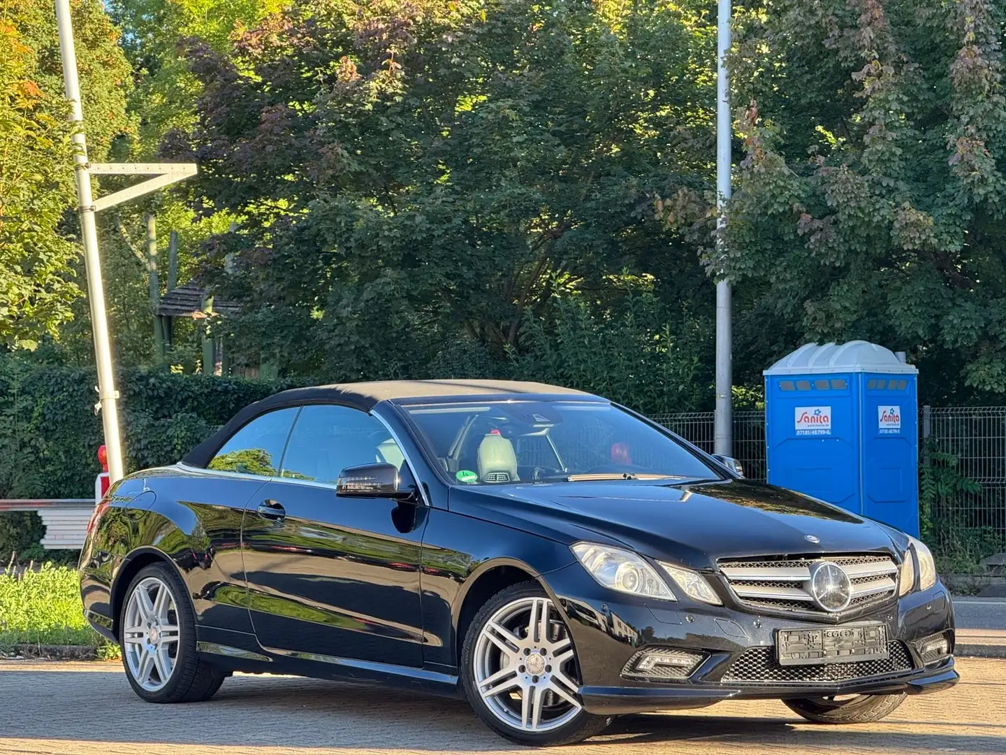 Mercedes-Benz E 350 CGI Cabrio BlueEFFICIENCY 7G-TRONIC Avantgarde Schwarz - 1