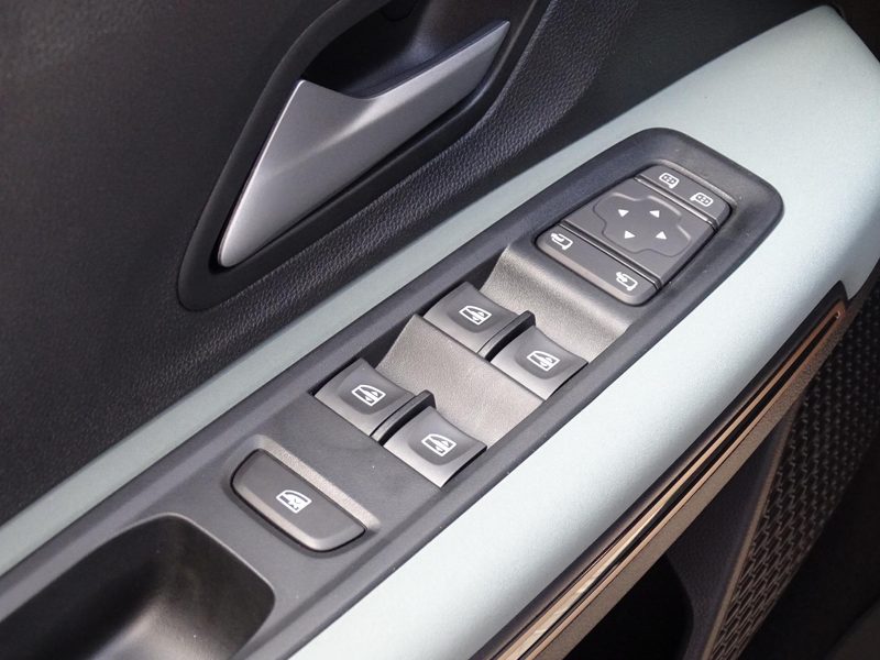 Dacia Sandero 1.0 TCe 110 limited edition FULL OPTIONS / METALLI — photo 19