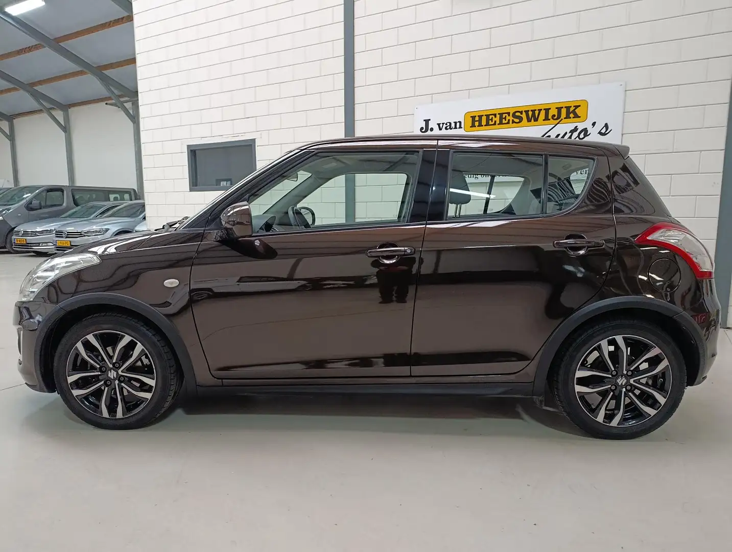 Suzuki Swift 1.2 Style EASSS DEALER ONDERHOUDEN Bruin - 2