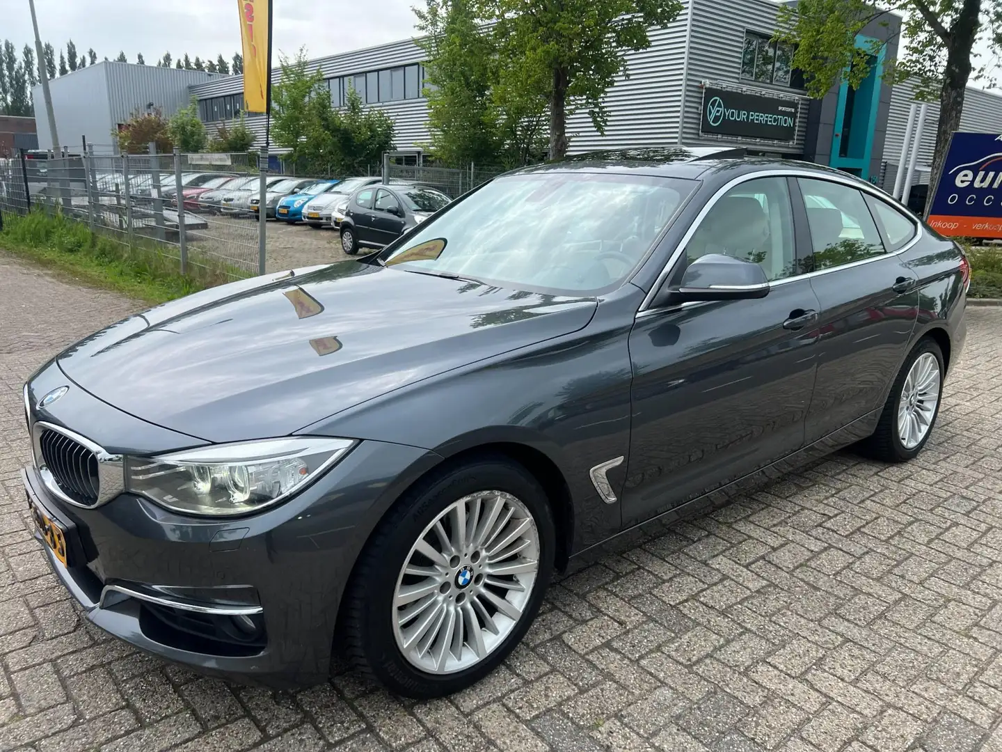 BMW 320 3-serie Gran Turismo 320d High Executive - AUTOMAA Gris - 2