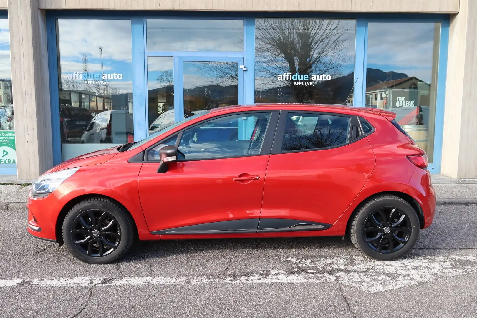 Renault Clio Clio dCi 8V 90 CV 5 porte Business Rosso - 2