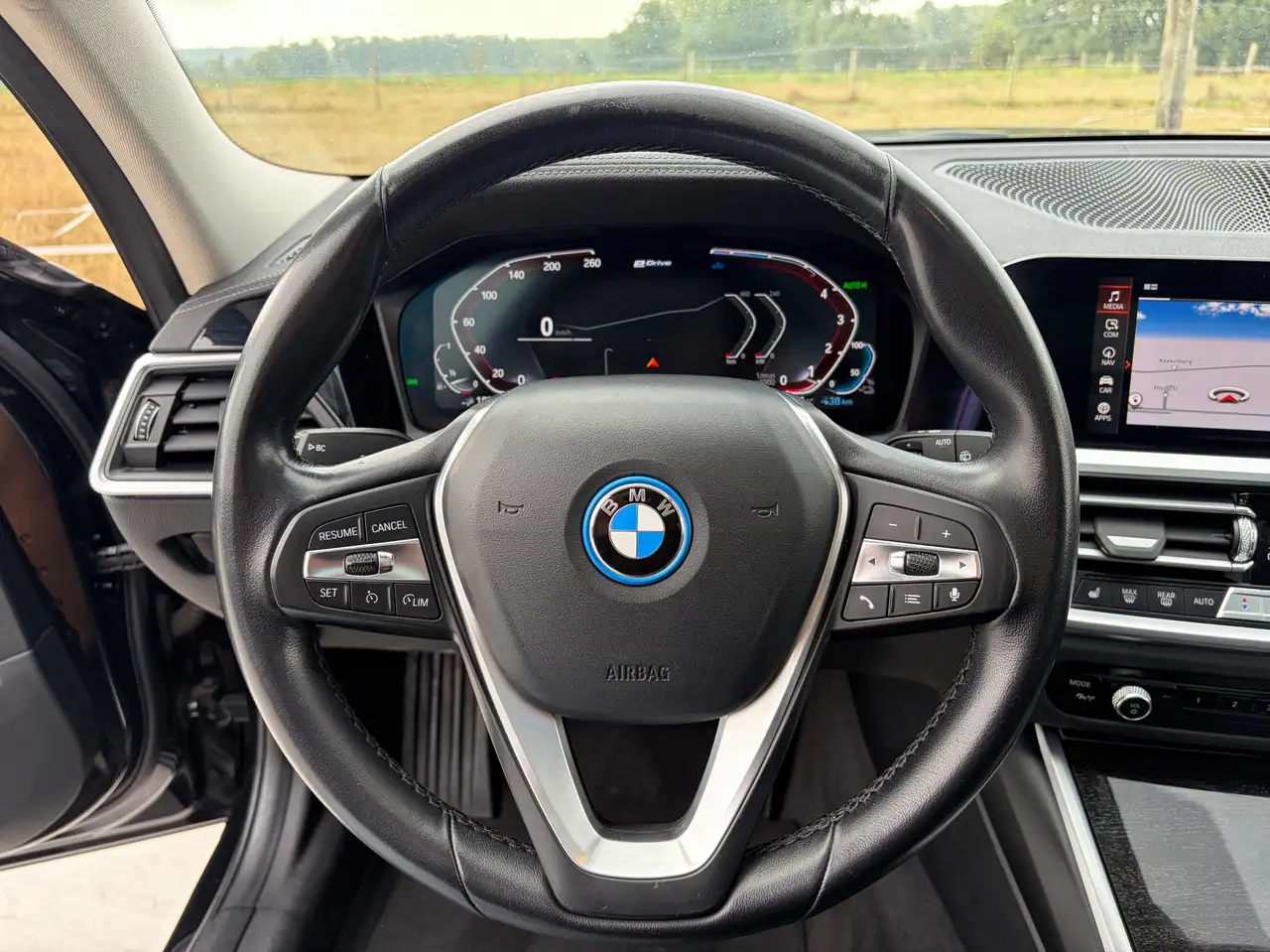 BMW 330 Touring 330eA PHEV * PANO * 360° CAMERA * HUD * LEDER *, миниатюра 15