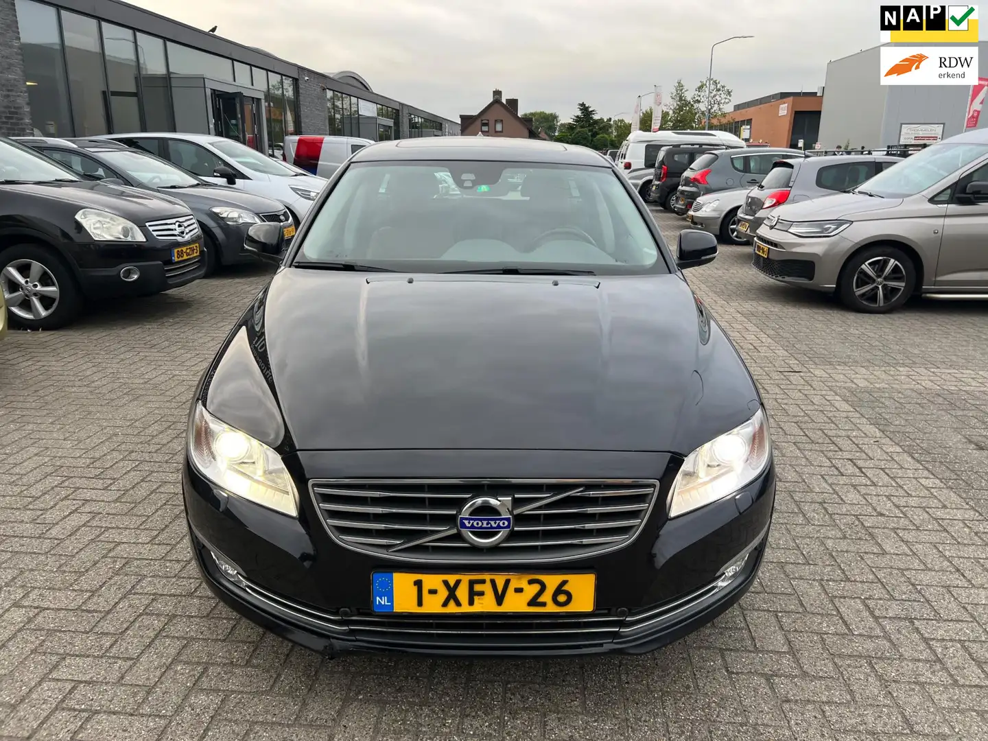 Volvo V70 2.0 D4 Nordic+ nieuwe Apk Noir - 1