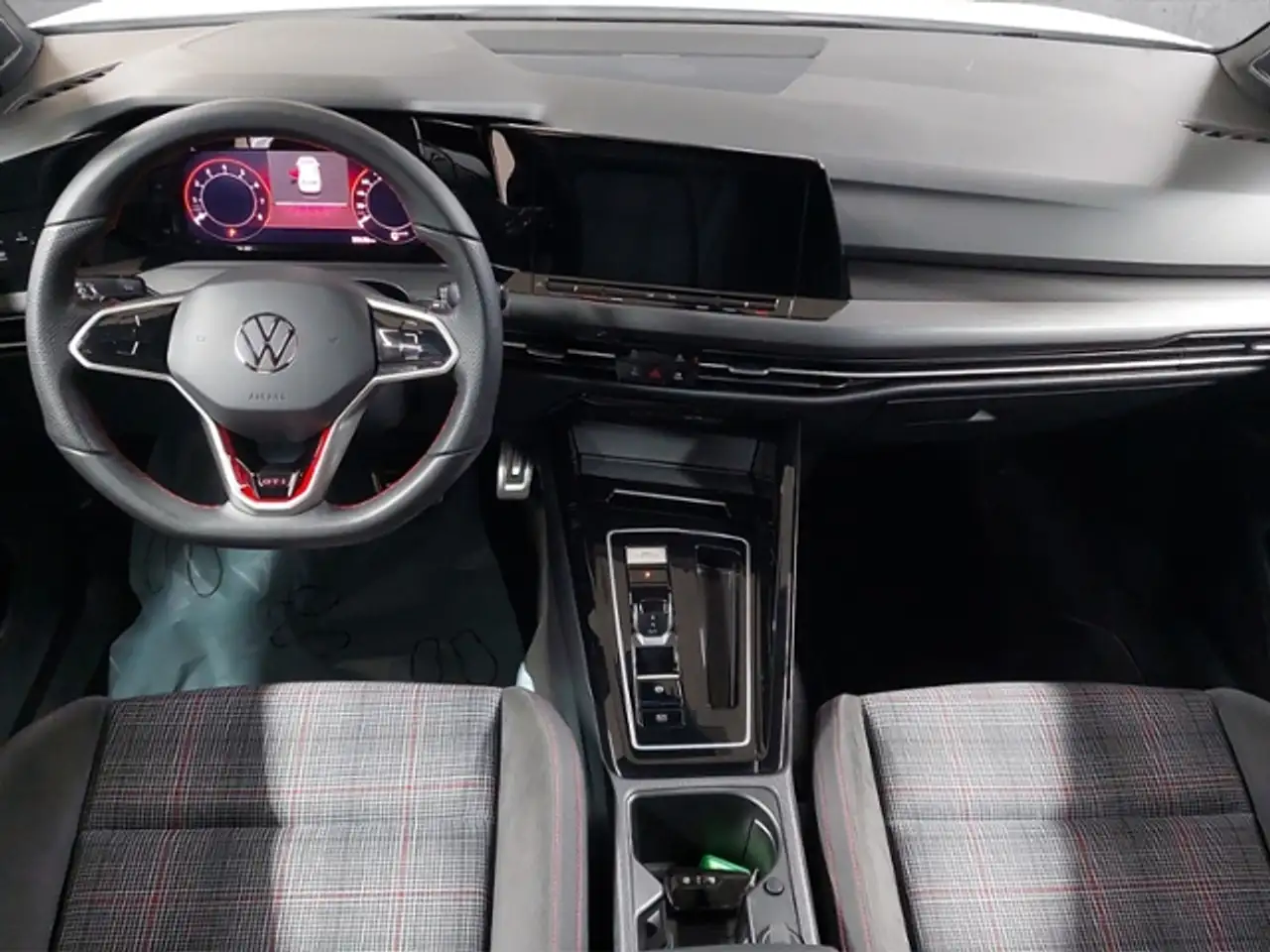 Volkswagen Golf VIII GTI 2.0 TSI MATRIX-LED+NAV+RFK+APP+ACC 10