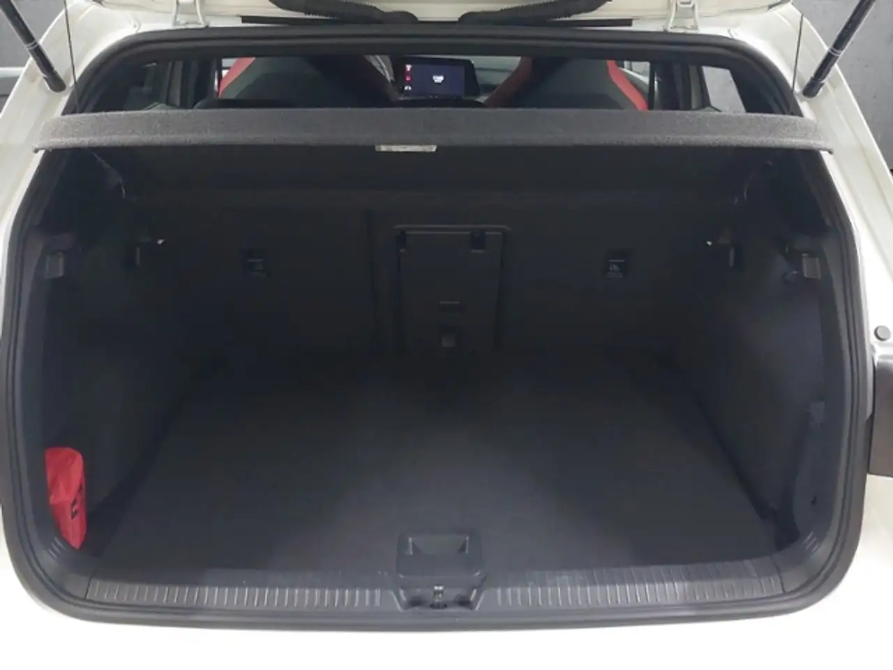 Volkswagen Golf VIII GTI 2.0 TSI MATRIX-LED+NAV+RFK+APP+ACC 16