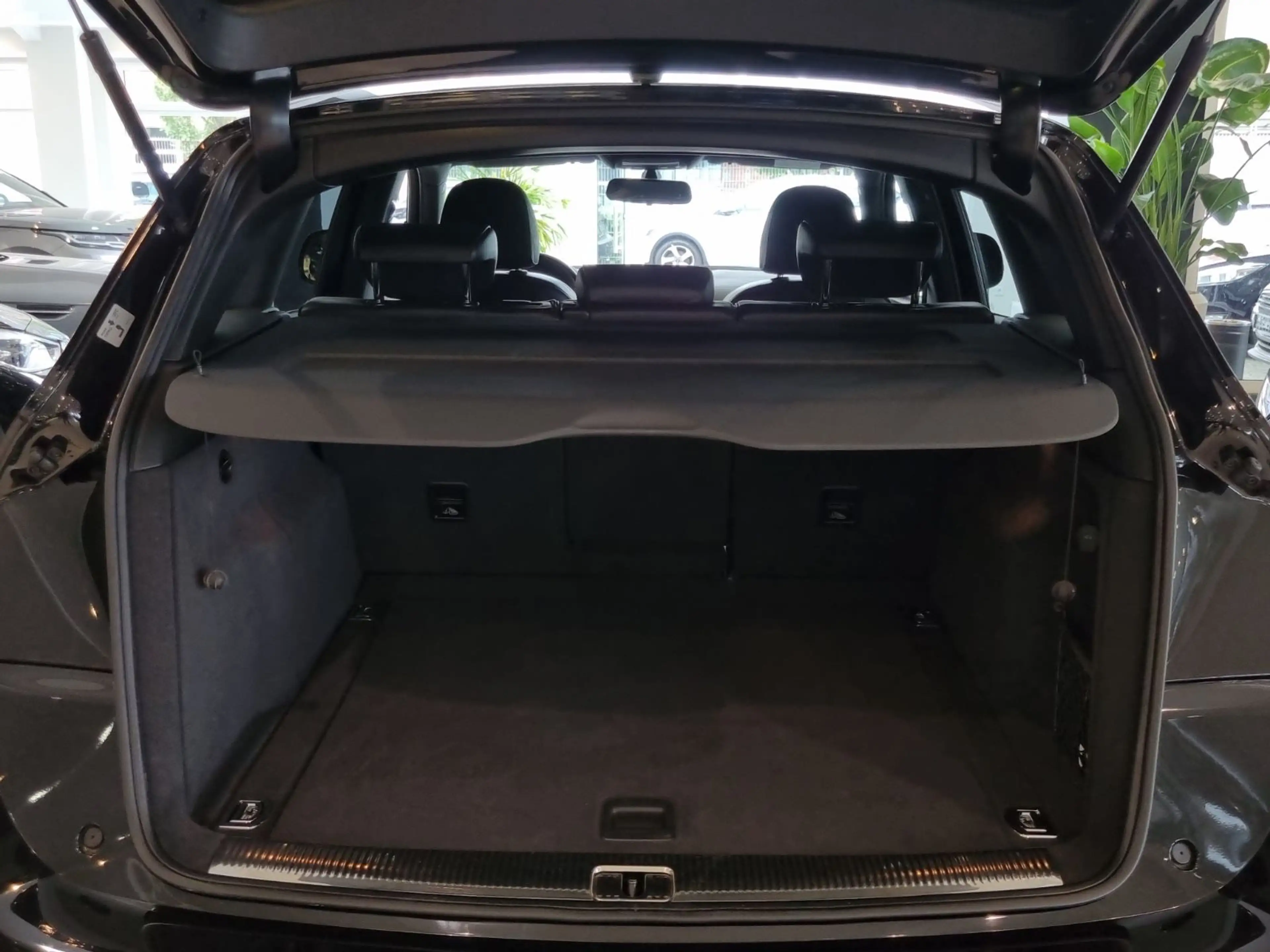 Audi SQ5 3.0 TDI competition quattro*LEDER*NAVI*SHZ* — photo 6