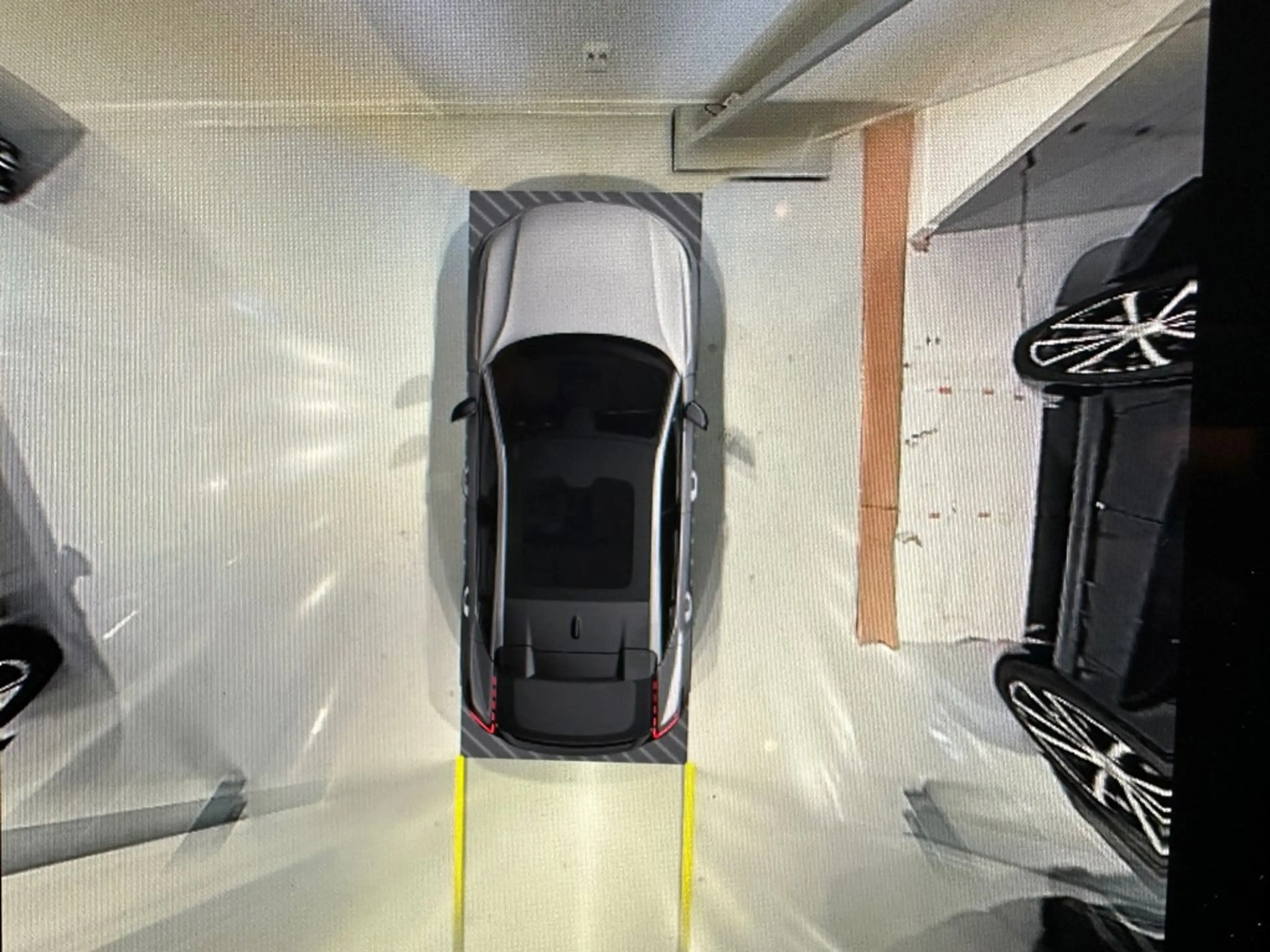 Volvo EC40 Recharge Black Edition Extended Range — photo 7