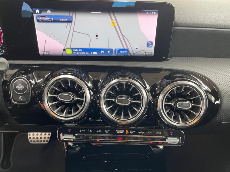 Mercedes-Benz A 180 AMG AMG+MBUX+Fahrassist+Wide+Cam+LED+Navi — photo 15