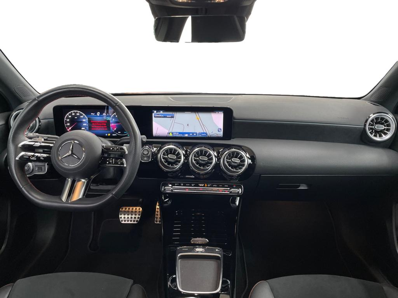 Mercedes-Benz A 180 AMG AMG+MBUX+Fahrassist+Wide+Cam+LED+Navi — photo 12